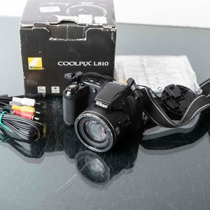Cámara Digital Nikon Coolpix L810 con Accesorios y Caja - imagen 2