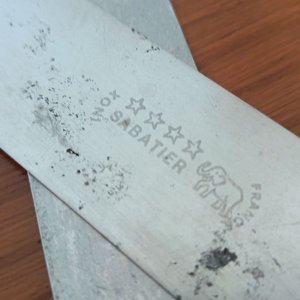 Lote de Utensilios de Cocina: Tenedor y Cucharas de Madera, Espátulas, Dispensador de Agua y Cortador de Huevos - imagen 4