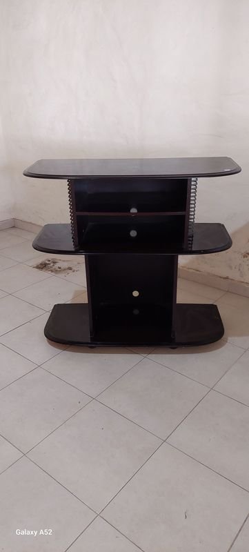 Lote anterior: Rack de TV en MDF negro para televisor