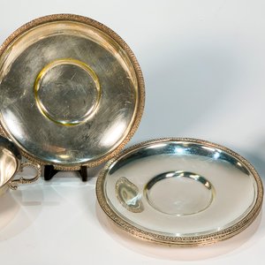 Juego de 5 Tazas de Consomé de Metal con Platillos - imagen 5