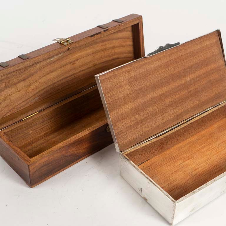 Dos cofres de madera y metal con dedicatoria - imagen 2