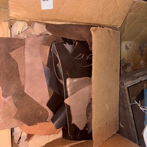 Lote de Retazos de Cuero en Varios Tonos para Artesanos - imagen 11