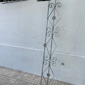 Armazón de Hierro Forjado con Detalles Ornamentales - imagen 2