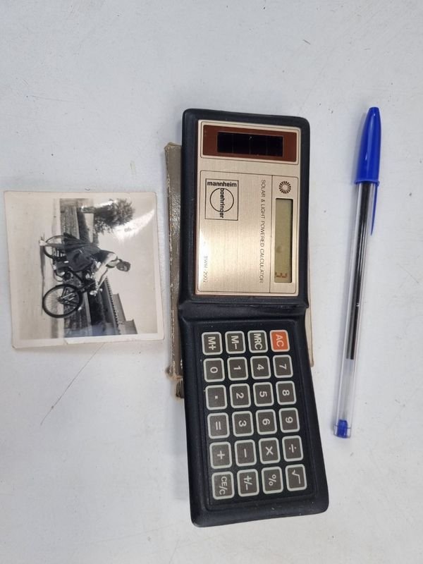 Colección de objetos variados y útiles para la vida diaria - imagen 13