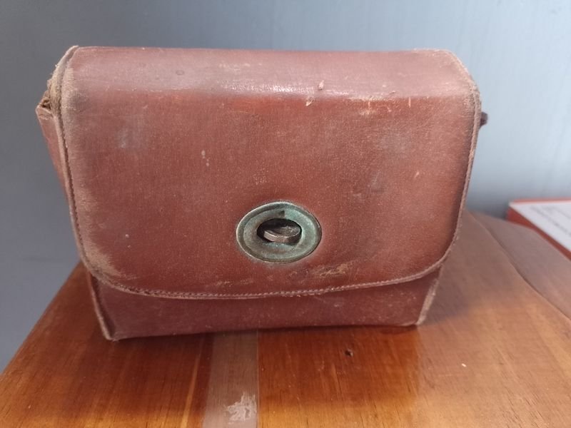 Radio Vintage con Caja de Cuero - imagen 3