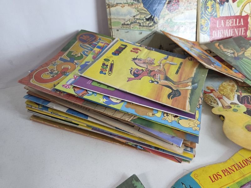 Colección de libros infantiles y figuritas - imagen 7