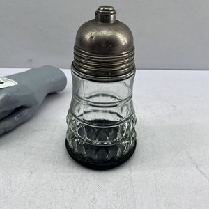 Lote anterior: Mielera de Vidrio con Tapa Metálica y Base Negra