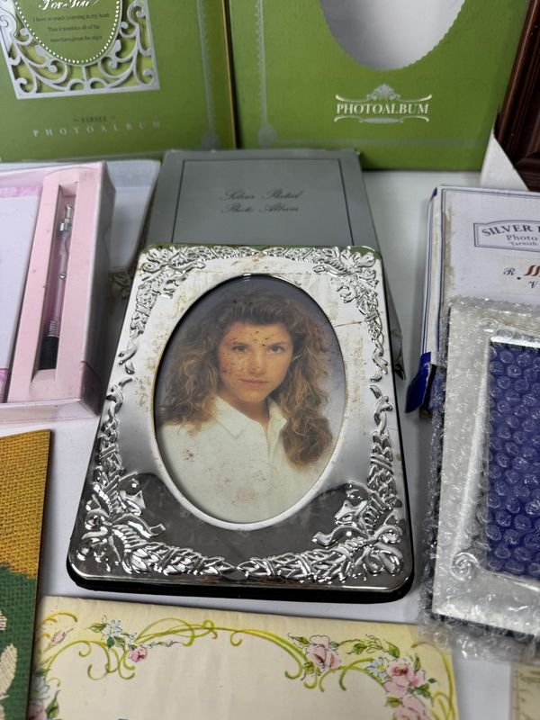 Lote de fotos y decoraciones variadas - imagen 2