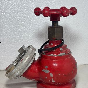 Lote de 3 Llaves de Paso y Grifería Industrial Roja - imagen 2