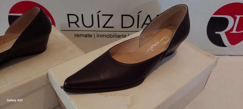 Zapatillas negras de cuero - imagen 3