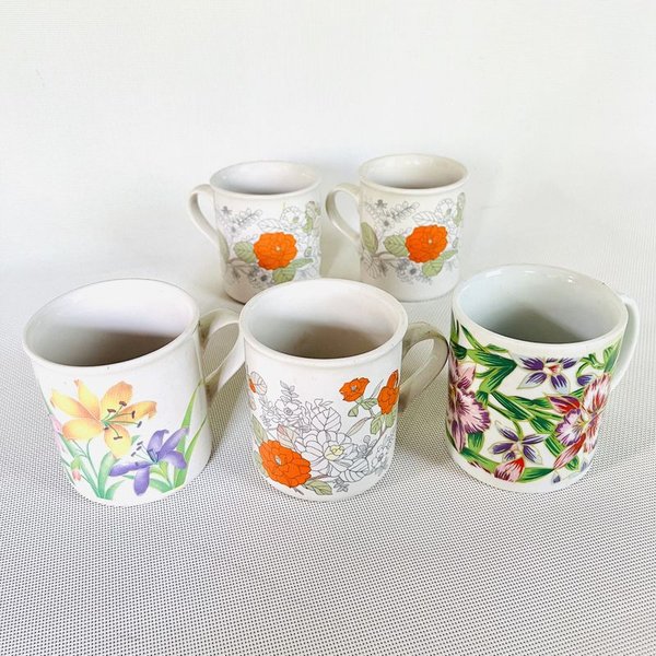 Tazas de porcelana decoradas con flores - imagen 1
