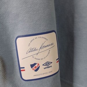 Camiseta Oficial Club Nacional de Football Edición Celeste Sebastián Coates N° 4 Talle XL - imagen 5