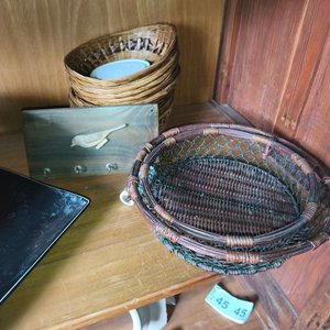 Set de Paneras, Fuentes y Bols de Madera y Mimbre - imagen 2