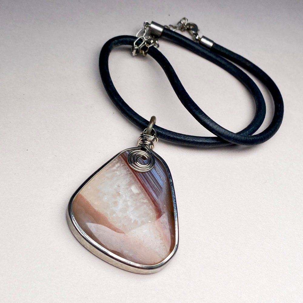 Collares de plata y joyas variadas - imagen 4