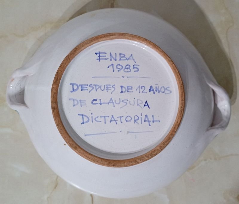 Vasija pintada a mano argentina de 1985 con historia - imagen 4