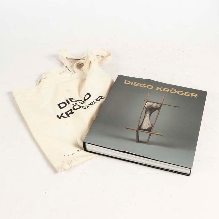 Lote siguiente: Libro Diego Kröger - Medidas: 30x28.5cm