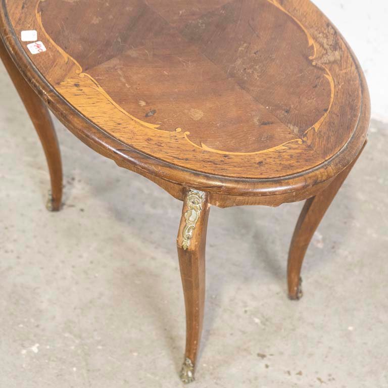 Mesa de sala oval en estilo regencia con detalles en bronce y marquetería - imagen 2