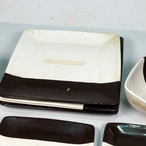 Set de 7 Piezas de Porcelana Esmaltada Blanca y Negra: Platos y Compoteras - imagen 4