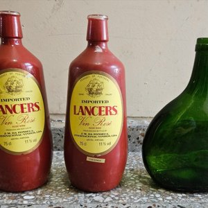 Lote anterior: Lote de 3 Botellones de Vino Rosado Portugués Lancers