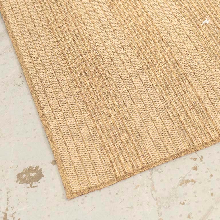 Alfombra acrílica color marrón con detalles y fácil de limpiar - imagen 2
