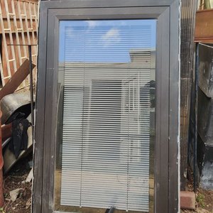Lote anterior: Dos Ventanas DVH Aluminio Negro Abatible con Veneciana Interna