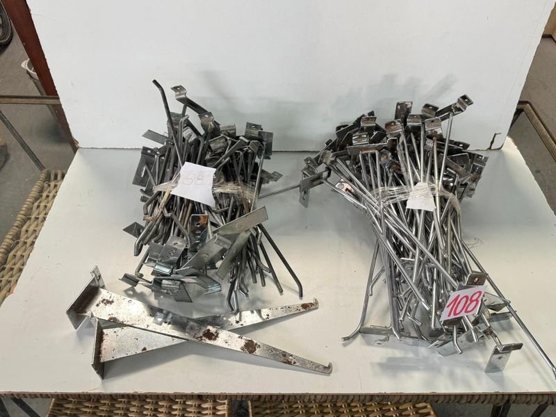 Ganchos y accesorios de metal para comercios - imagen 2