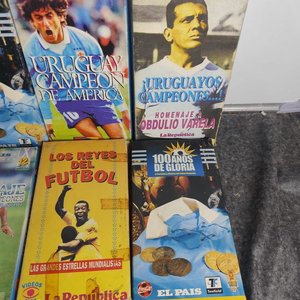 Lote de 7 VHS de Fútbol: Uruguay Campeón, Goles de Mundiales y Homenajes - imagen 4