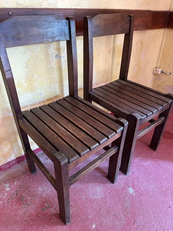 Sillas de madera estilo rústico para decoración - imagen 2