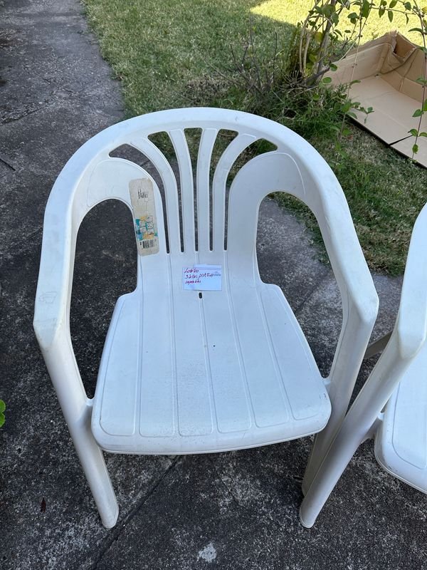 Sillas de plástico para venta en buen estado - imagen 4