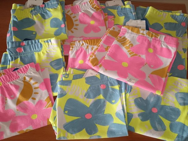 Lote de calzas y toallas estampadas para niñas - imagen 1