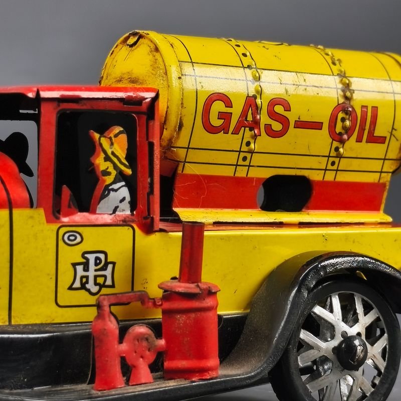 Camión de tanque gasoil a cuerda, en chapa litografiada PH (Japón) - imagen 4