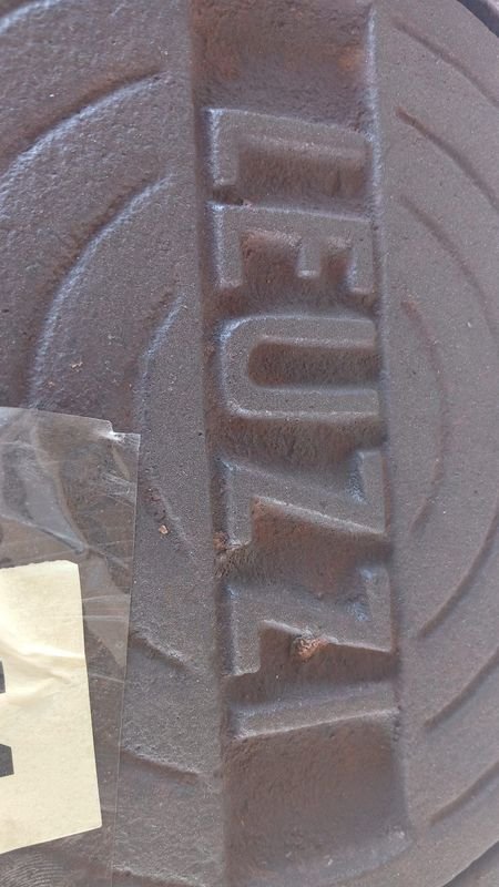 Tapa de combustible Leuzzi para venta en subasta - imagen 3