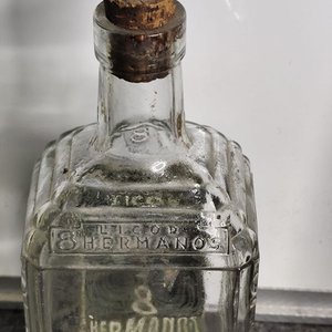 Botella Antigua Licor 8 Hermanos - Coleccionismo - imagen 4