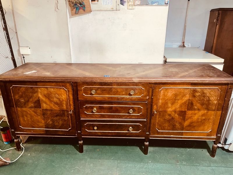 Lote siguiente: Bargueño americano antiguo de madera