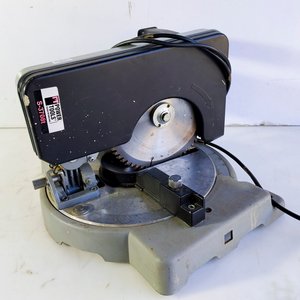 Lote siguiente: Sierra Ingletadora Power Tools 800 Watts
