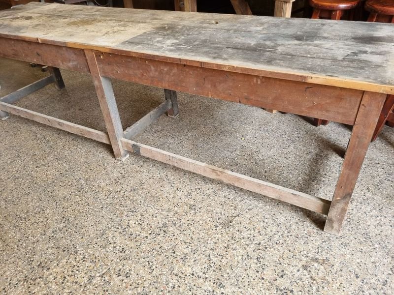 Mesa de trabajo antigua y rústica - imagen 6