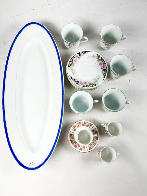 Lote de porcelana blanca con diseños coloridos - imagen 2