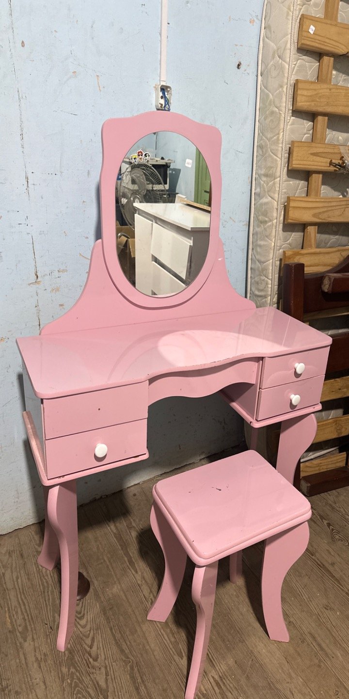 Tocador Infantil Rosa con Espejo y Banquito