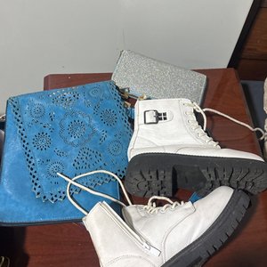 Lote anterior: Carteras y Botas Blancas Talle 35