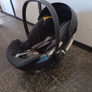 Silla de auto para bebé GB, portabebé con base - imagen 4