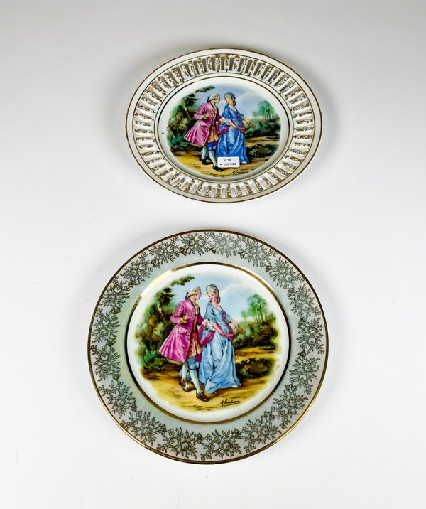 Lote anterior: Dos platos de loza decorados, uno Limoges diámetros 23 cm