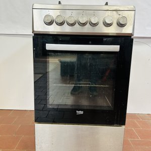 Lote siguiente: Cocina Eléctrica Beko 50x60x85cm con Horno y Hornallas