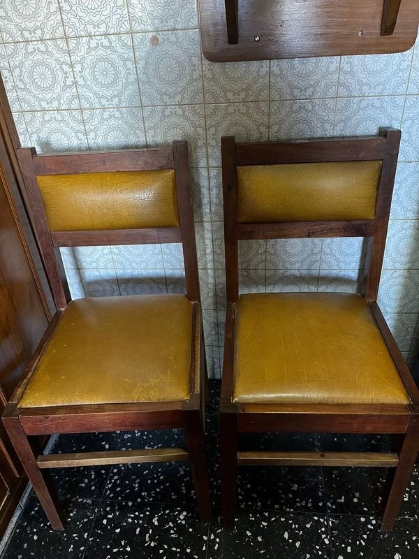 Sillas de madera con asiento y respaldo de pantasote - imagen 2