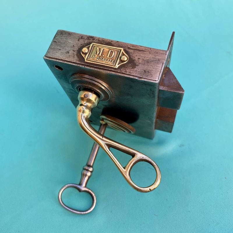 Antigua cerradura francesa de puerta de sobreponer para venta - imagen 2