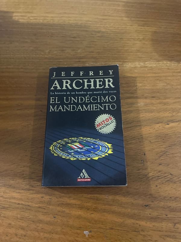 Libro "El Undécimo Mandamiento" de Jeffrey Archer