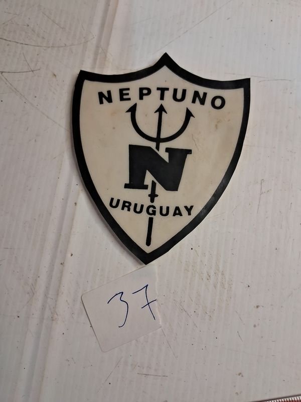 Lote siguiente: Escudo del Club Neptuno - Raro y Valioso