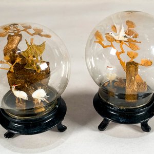 Lote siguiente: Dos Cúpulas Decorativas de Corcho con Escenas Orientales y Aves