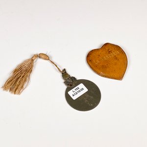 Espejo de Metal con Estuche de Cuero "La Mercería" - imagen 2