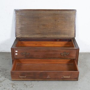 Baúl de Madera con Cajón Interior y Detalles en Lustre - imagen 2