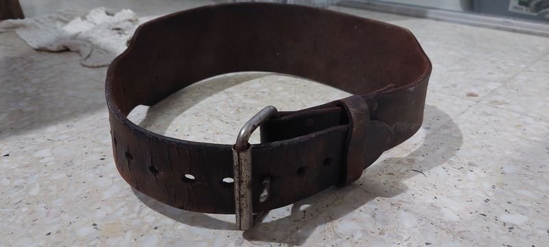 Cinturón de cuero ancho para pesas